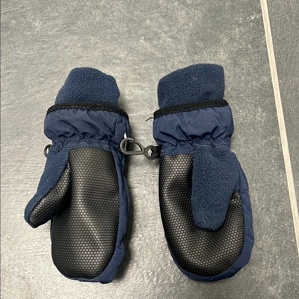 GAP toddler Navy Blue snow Mittens size s/m (2-3 years)